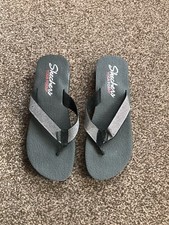 Womens sketchers Yoga Foam Flip Flops