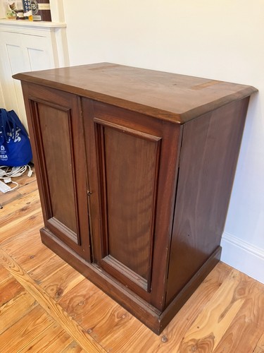 George mahogany linen - linen, press