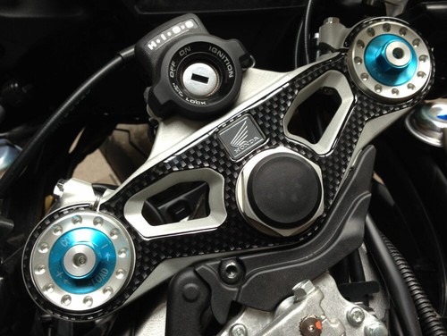 Carbon fibre effect yoke - carbon,