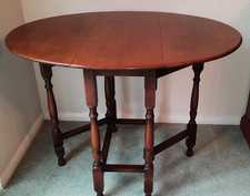 Great condition vintage oak - condition,