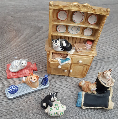 Colour box peter fagan cats - colour,