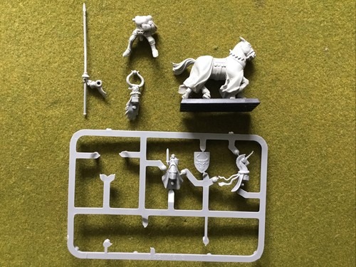 Bretonnian mounted knight - bretonnian,