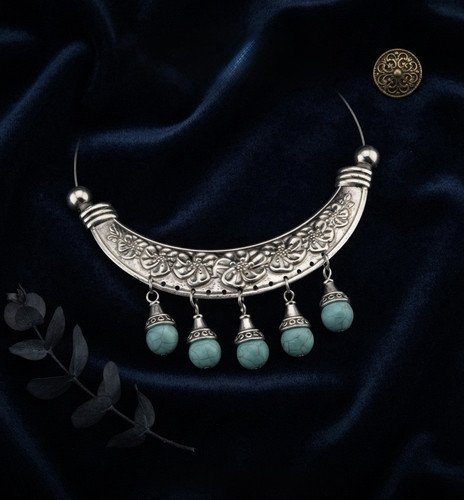 Silver tone crescent charm - silver,