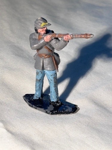 Lone star plastic toy soldiers - lone,