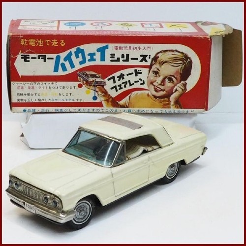 Old bandai ford fairlane - bandai, "ford