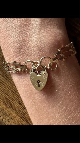 9ct gold gate bracelet 375 - gold,