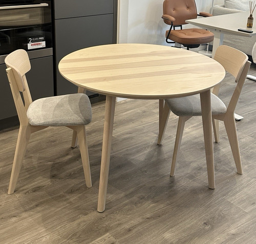 Scandinavian round light wood - round,