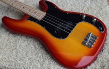 Bass Guitar 4 Strings Groove