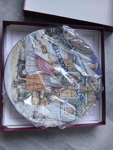 Official royal worcester 1992 - worcester,