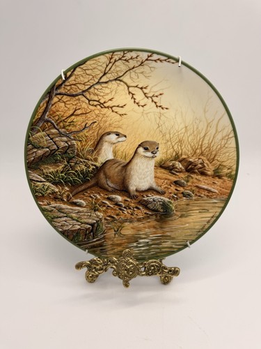 Royal doulton otter pair - pair, on