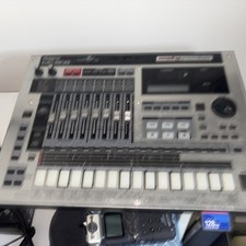 Roland MC-808 Groovebox