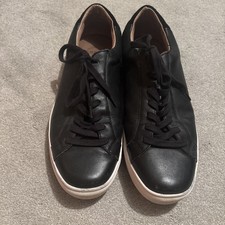 Nicholas Deakins Trainer UK11