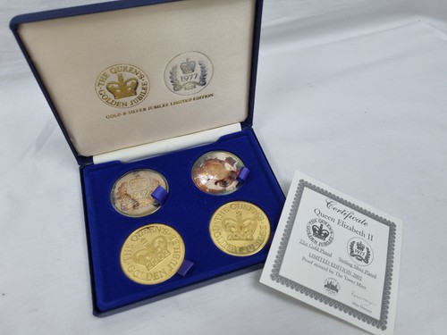 Qe2 queen elizabeth coin set - queen,
