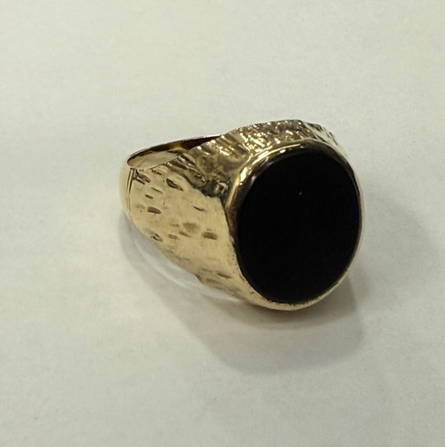 9ct gold onyx - oval, signet