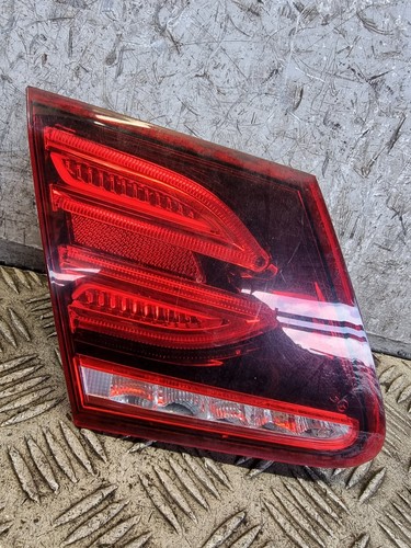 Mercedes e220 tailgate light - mercedes,