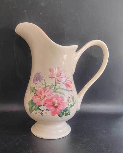 Royal winton small water - royal, jug.