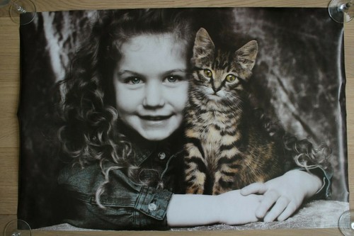 Tender love child with cat - tender,