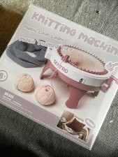 Sentro Knitting Machine No 840A With Magic Loop Loom Pink White