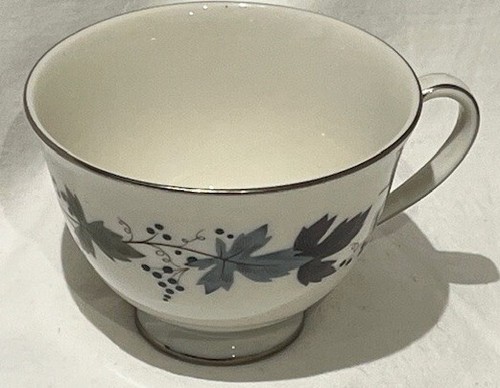 Royal doulton burgundy teacup - royal,