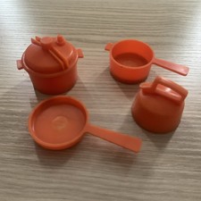 Sindy Vintage Kitchen Pan Set