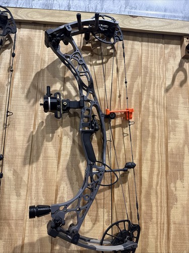 Hoyt alpha 70lb - hoyt, x