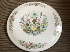 Aynsley, Wild Tudor Gateax plate