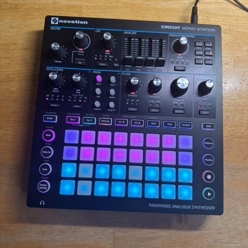 Novation circuit mono station - novation,