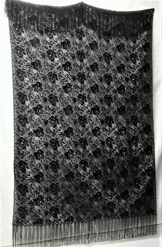 Black fringed chantilly lace - chantilly,
