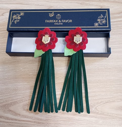Bnib fairfax and favor flower - and,