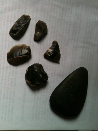 Black stone small flints - small,