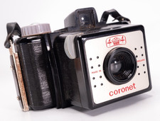 CORONET 44 127 FILM CAMERA, BOXED BAKELITE, WORKING SHUTTER. FILM INSIDE LOOKS U