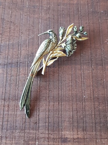 Vintage bird brooch gold - bird, tone