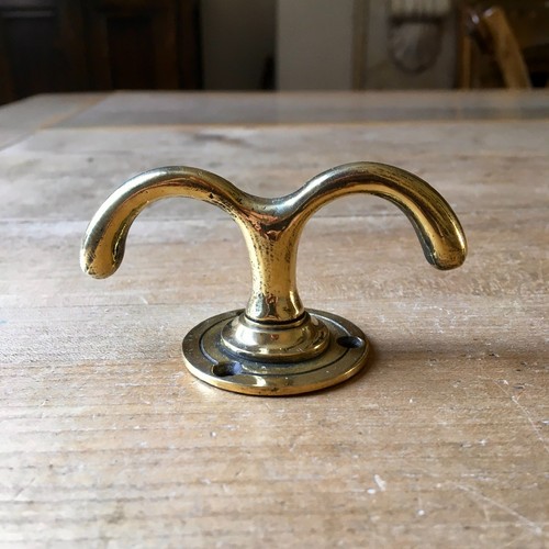 Double brass coat hook - double,