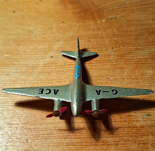Dinky toys meccano england - dinky,