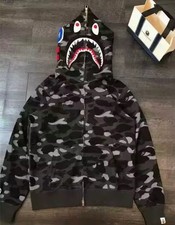 BAPE HOODIE SIZE M BLACK