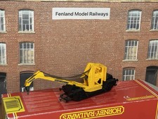 Hornby R6004 OO Gauge 10-Ton Operating Breakdown Crane Engineering Dept. Yellow