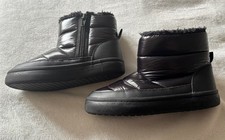 H & M Girls Kids Black Side