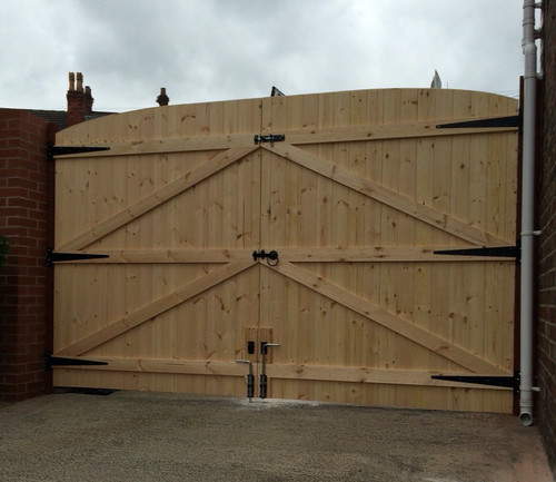 Wooden driveway gates heavy - wooden,