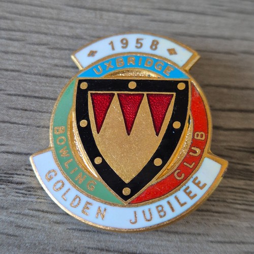 Uxbridge bowls club enamel pin - uxbridge,