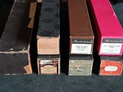Vintage pianola piano rolls - pianola/piano,