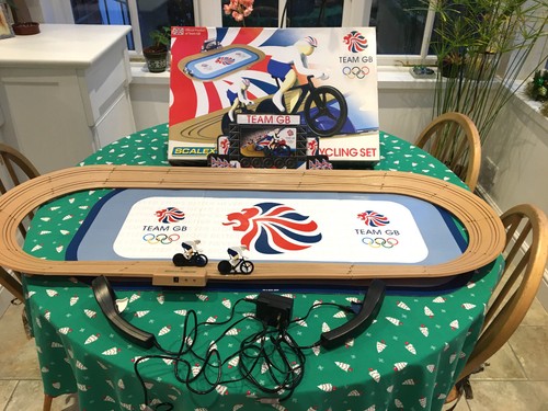 Scalextric velodrome cycling - scalextric,