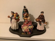 4xROYAL DOULTON MINIATURE STREET VENDORS FIGURINESON WOODEN DISPLAY STAND EX CON