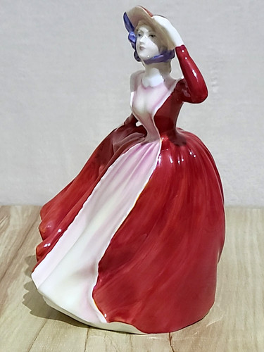 Royal doulton lady figurine - doulton,