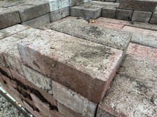 360 Brick Pavers / Paviors
