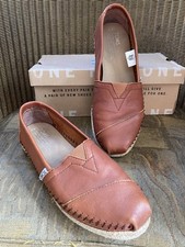 Tom’s Leather Tan Espadrille