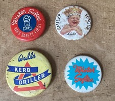 Lot x Vintage Tin Badges