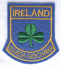 Irish Police Garda Siochana Choir Badge Ireland