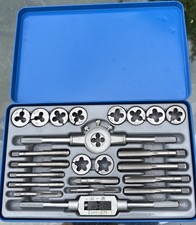 Tap and Die Set Clarke 24