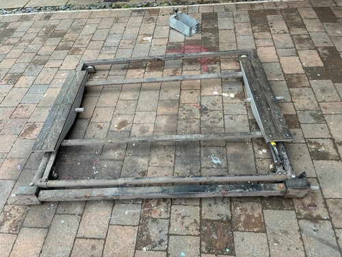 Mobile scissor lift tilting - scissor,
