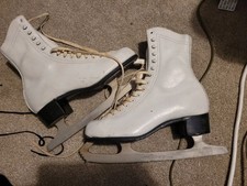 Vintage Bauer Ice Skates
